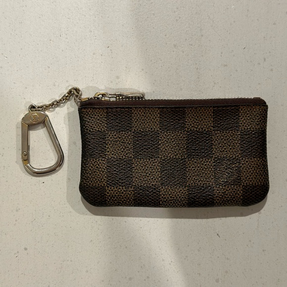 Louis Vuitton Key Pouch - Picture 4 of 10